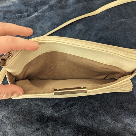 Women's Relic Crossbody Purse - Picture 8 of 16